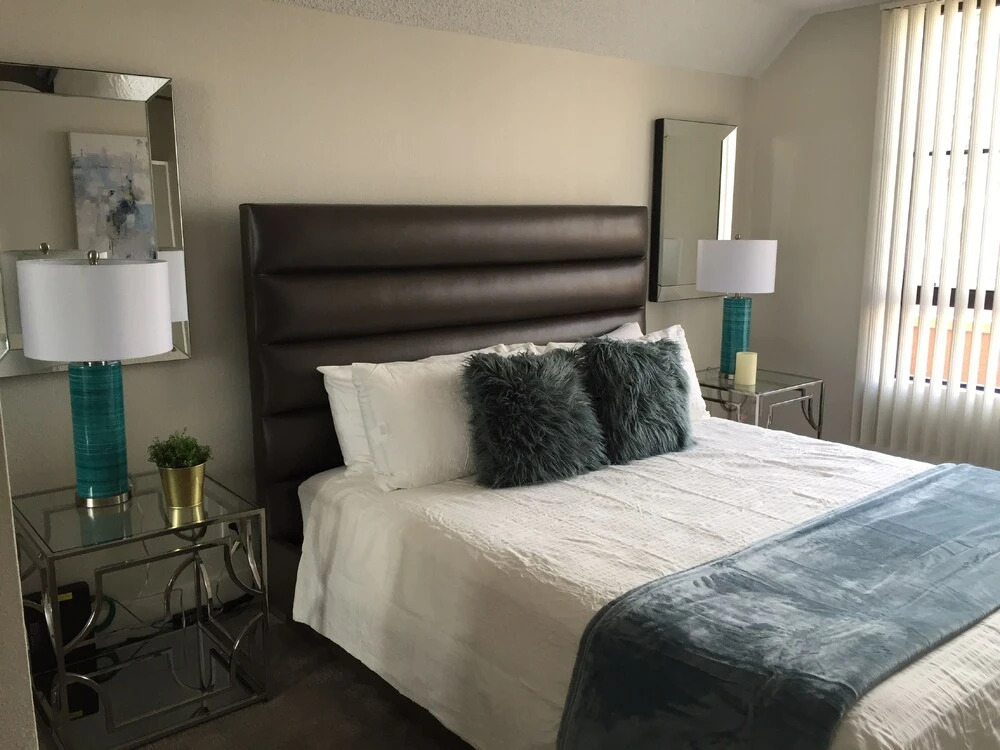 Chic Gaslamp Quarter Suites by Sonder