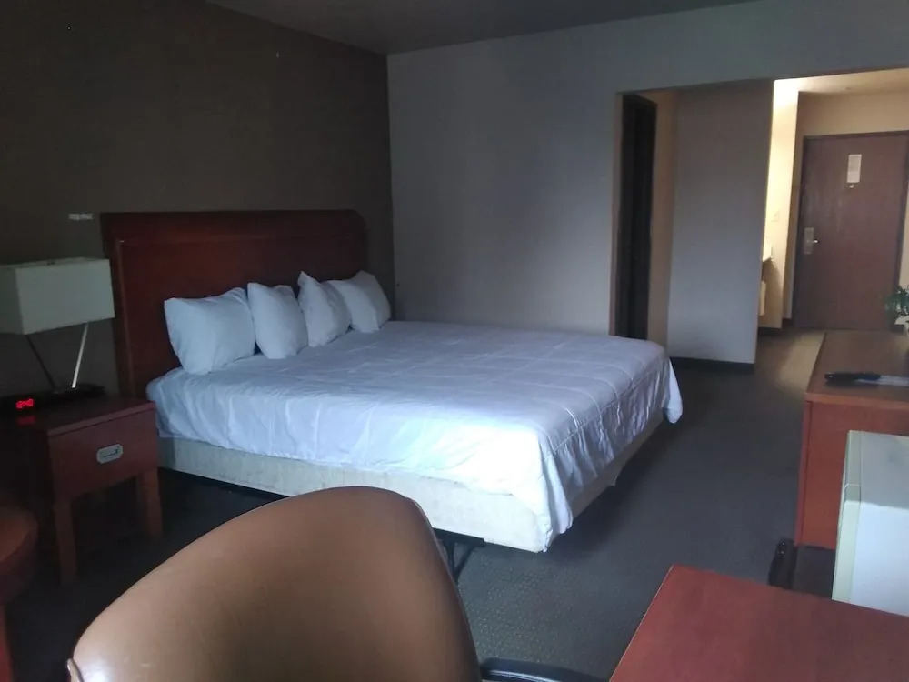 Heritage Place & Suites
