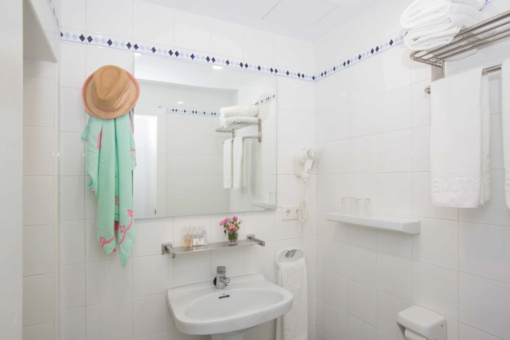 Gavimar Ariel Chico Hotel and Apartments