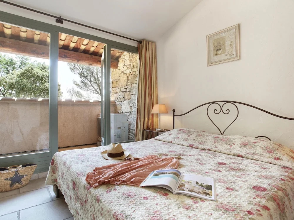 Maisonette in Gordes With Provencal Charm