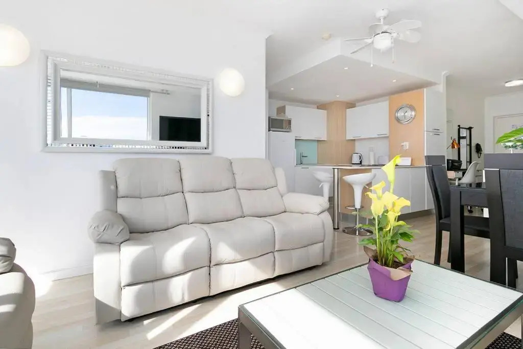 Horizon Bay 1106 Beachfront Self-catering APT