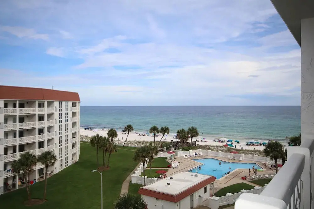 461 El Matador 2 Bedroom Condo by RedAwning