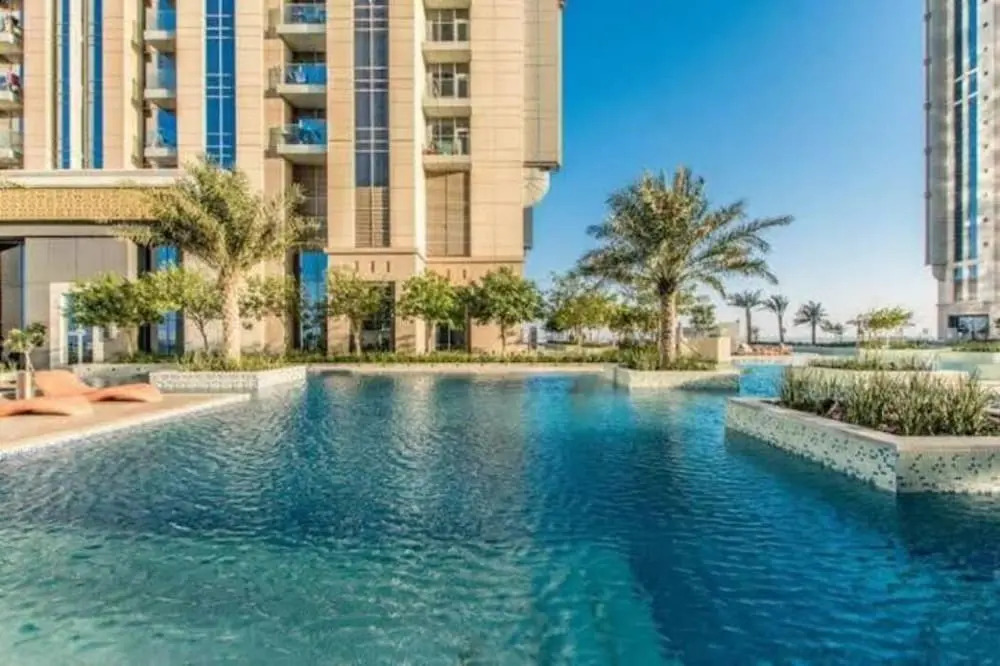 Whitesage - Fabulous Canal Views from This Waterfront Luxe Apt