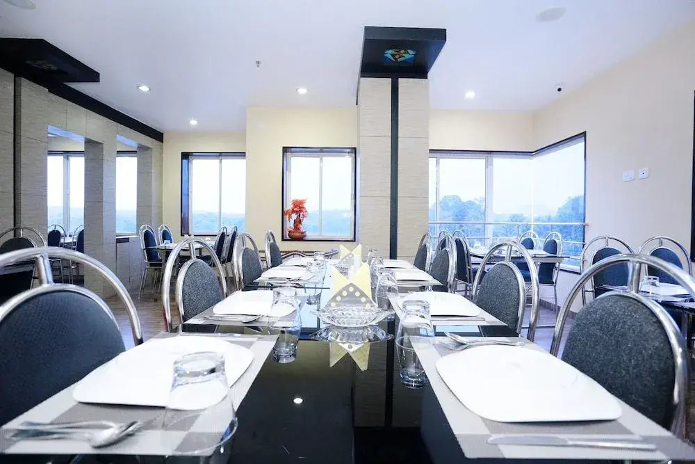 Oyo Flagship 41696 Hotel Tri-Star Regency