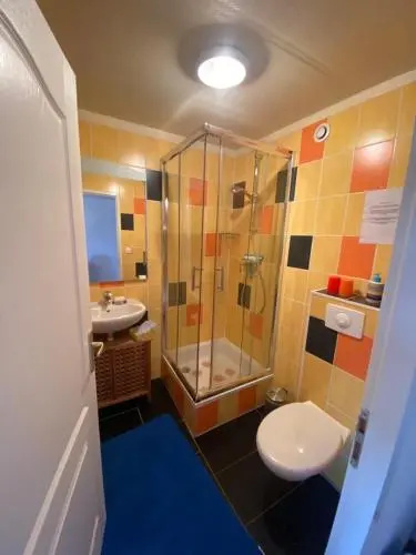 Maison Carmen - Restaurant , meublé de tourisme, appartements