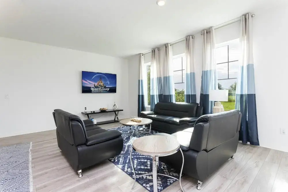 Magnificent 4Bd Close to Disney Enclave at Festival 700