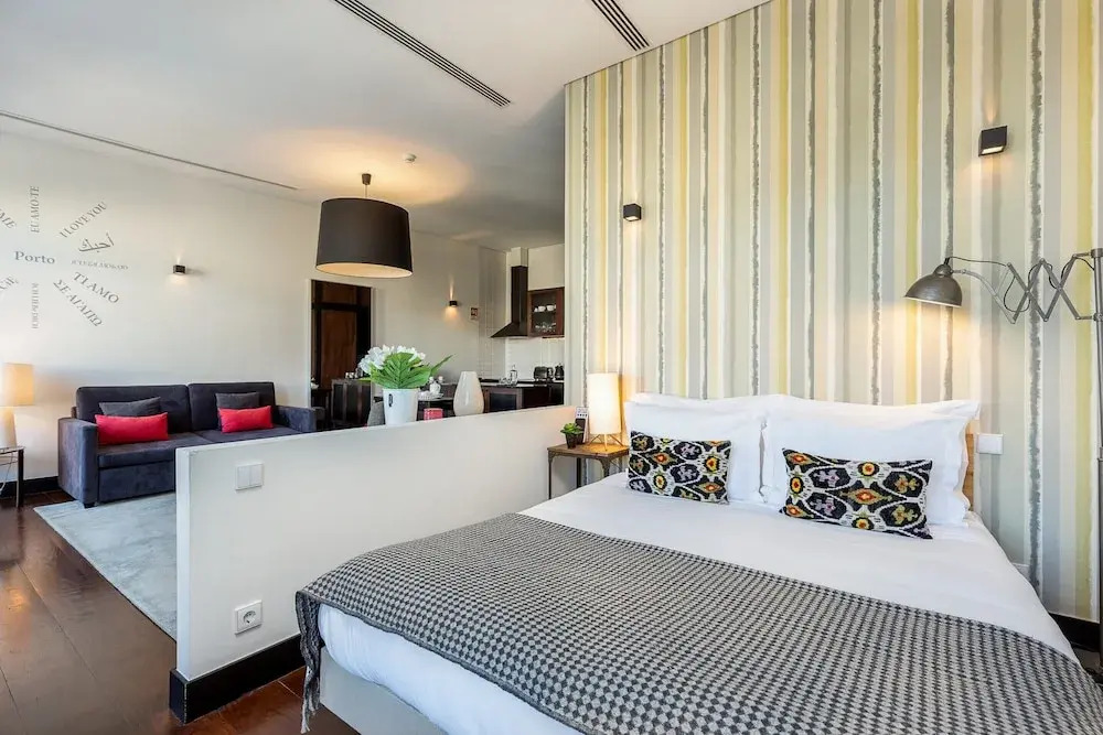 Charming Apartment With Street-view in Porto