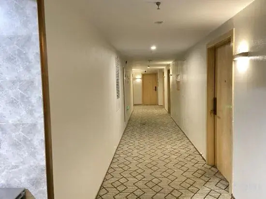 Yunzhu Executive Apartment (Zhengzhou People's Hospital Metro Station)