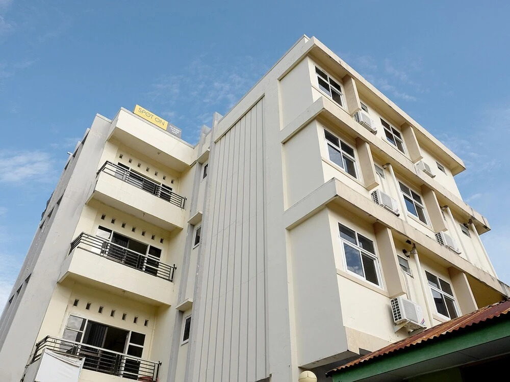 Zn Residence by OYO Rooms
