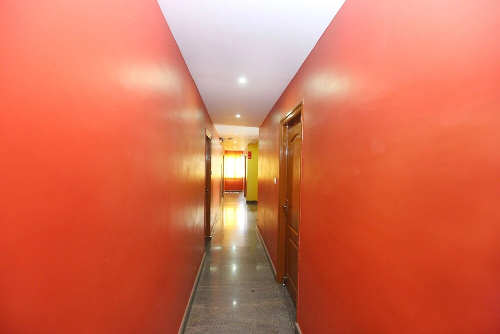 Oyo 6637 Hotel Bvn Grand