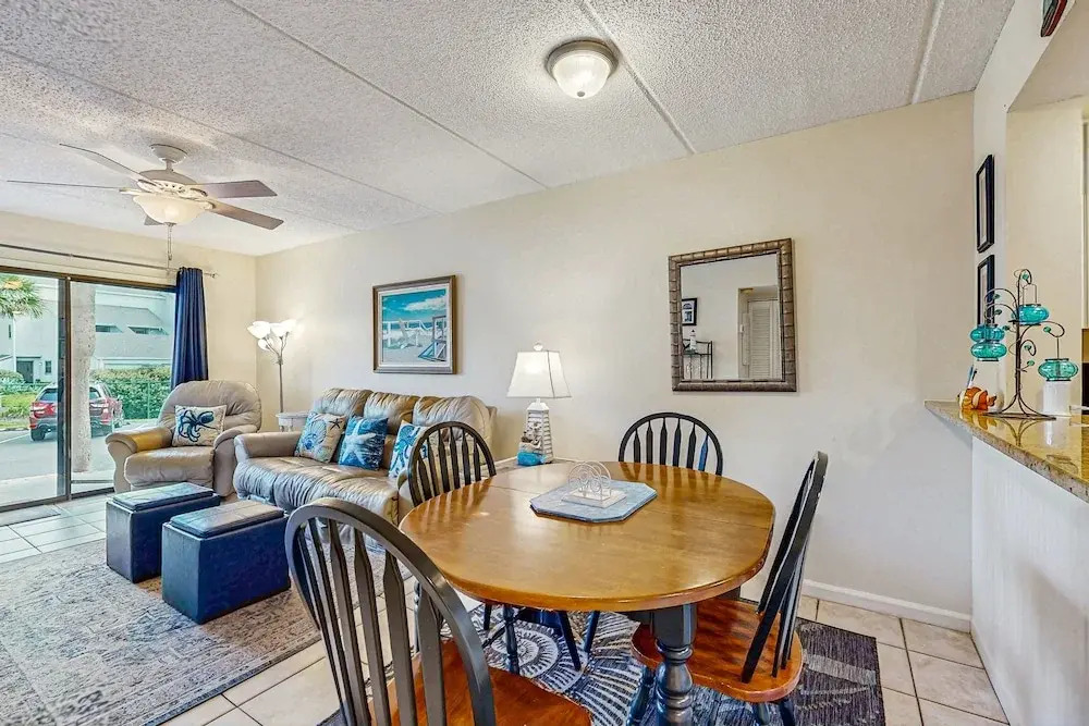 Newly Remodeled Ground-floor Condo W/on-site Pools, 5 hot Tubs, Tennis, AC