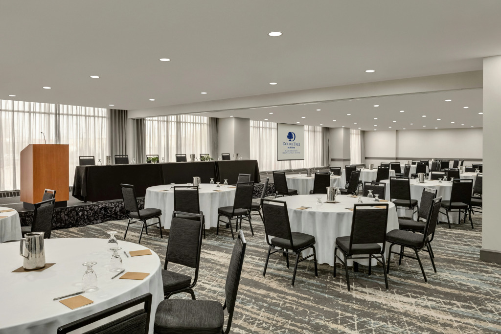 DoubleTree by Hilton Bloomington Minneapolis South