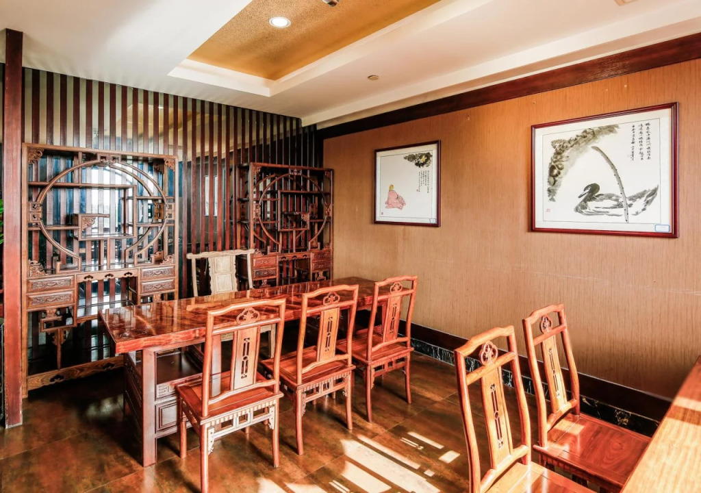 Ying Ge Hai Holidays Hotel