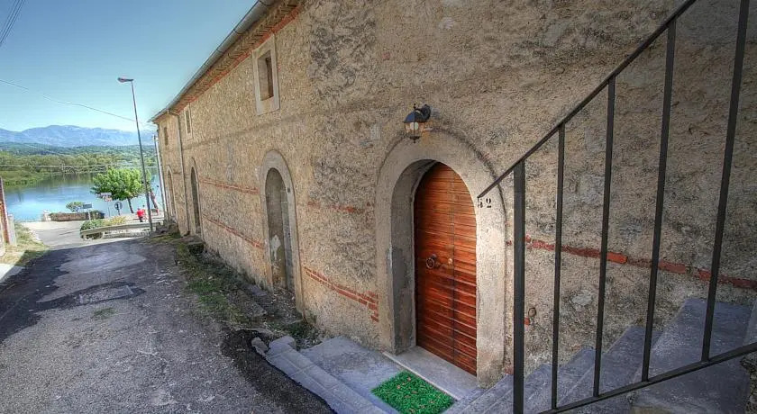 NINFA DEL LAGO BEDROOMS IL TUO ALLOGGIO SUL LAGO by Dinamica Real Estate