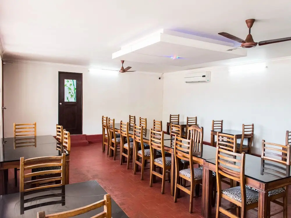 OYO 5237 Island Lake Resort