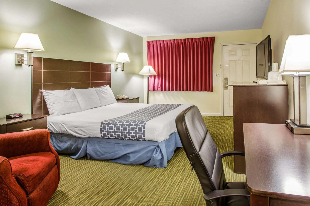 Rodeway Inn Groton - New London