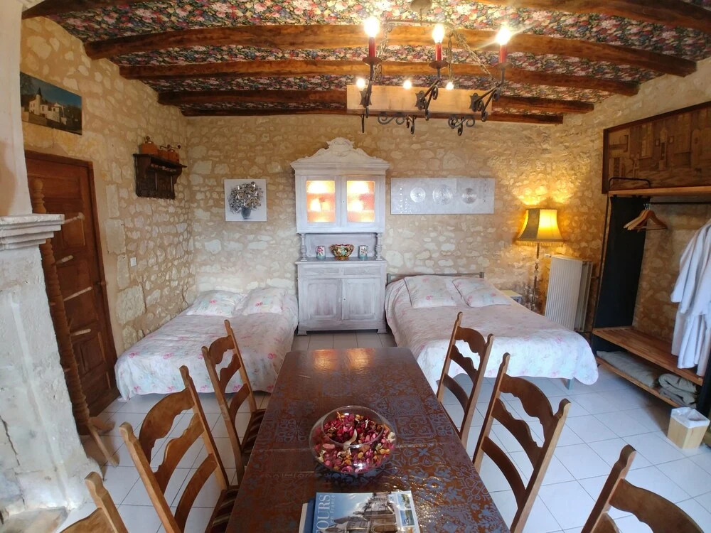 Manoir Le Cristal , Piscine et chambres tempérées