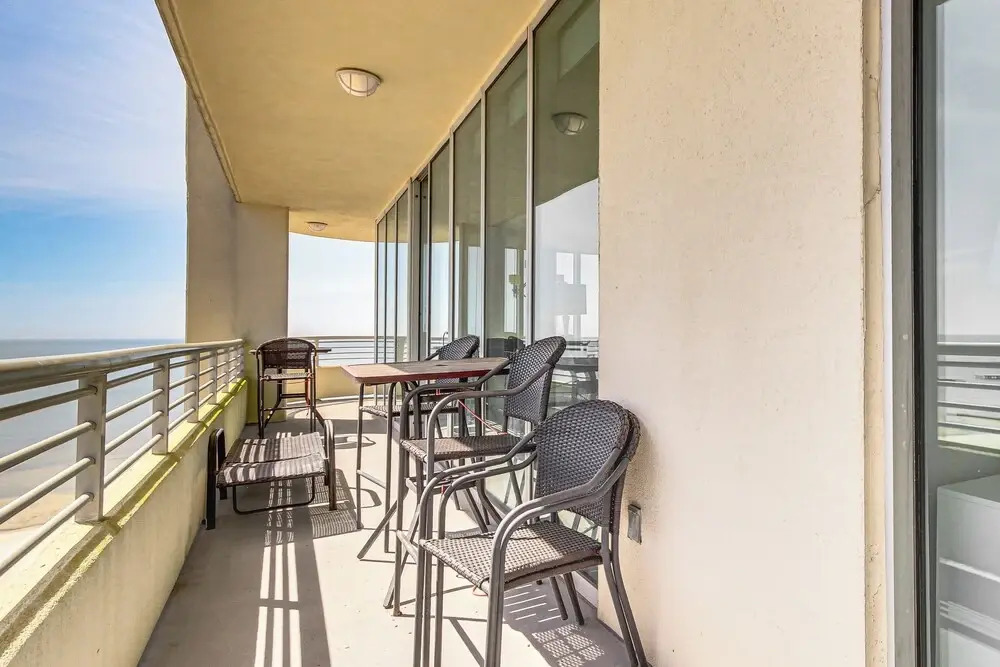 Walk to Beach: Luxury Biloxi Condo w/ Pool Access!