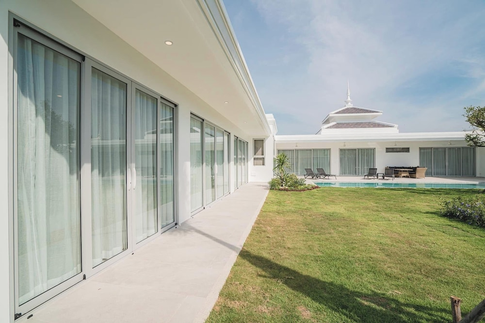 The luxury villa Ivory E3 Rawai Phuket
