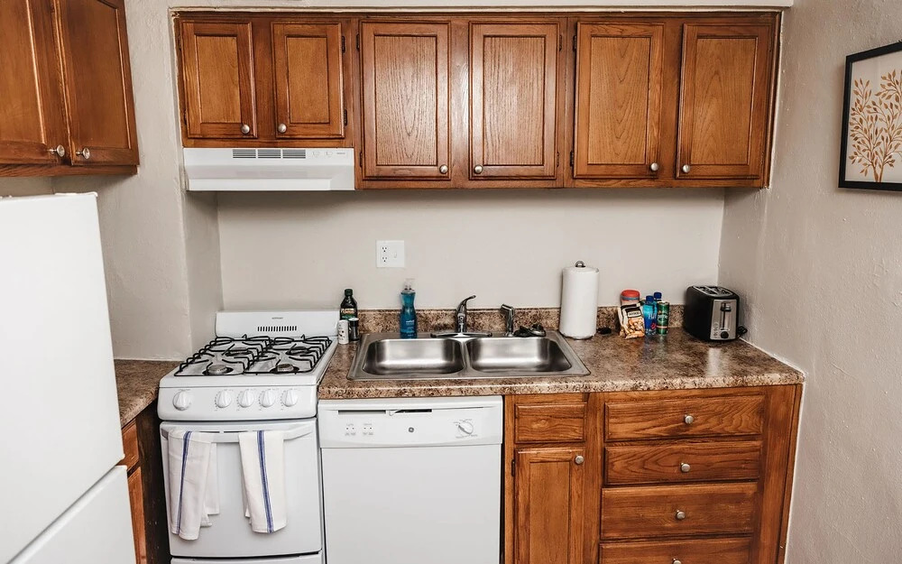 Inviting Weekend Getaway in Clayton With Pool