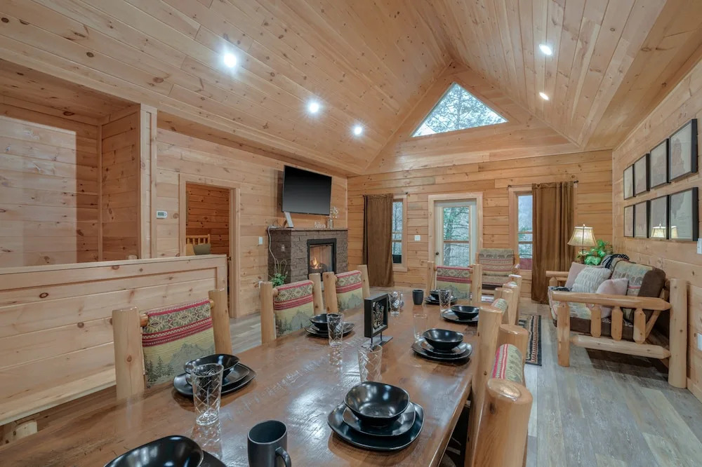 212 Misty Mountain View 4 Bedroom Cabin