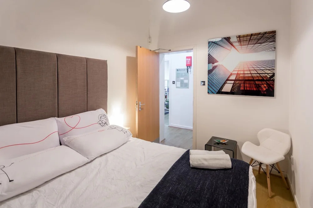 Westend Hydro & SECC Apartment