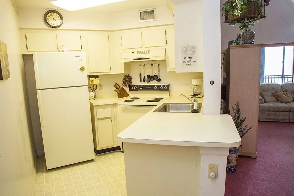 Country Club Minium 2 Bedroom Condo