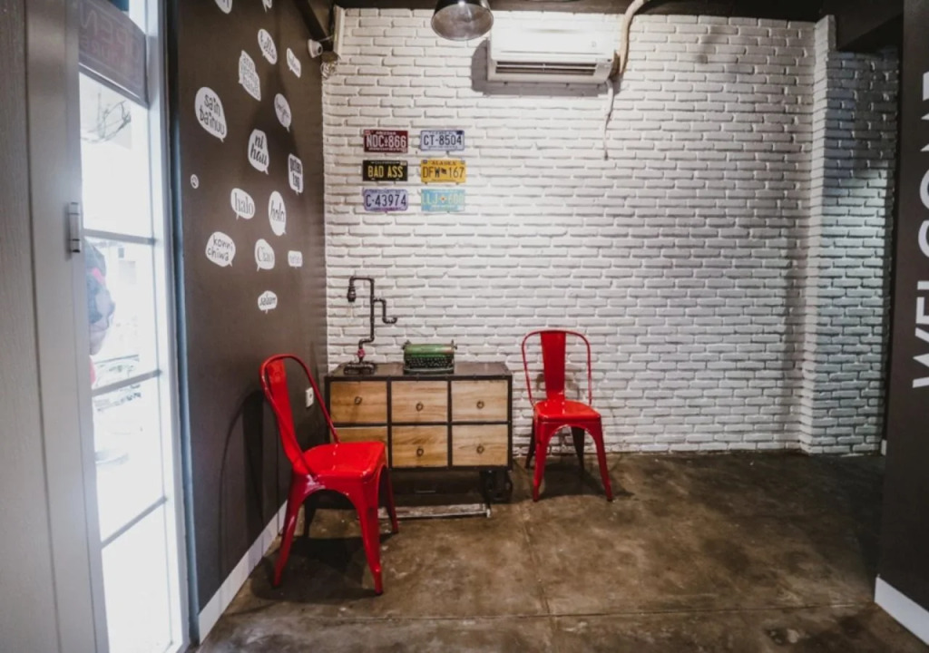 RedDoorz near Lokasari Square Jakarta