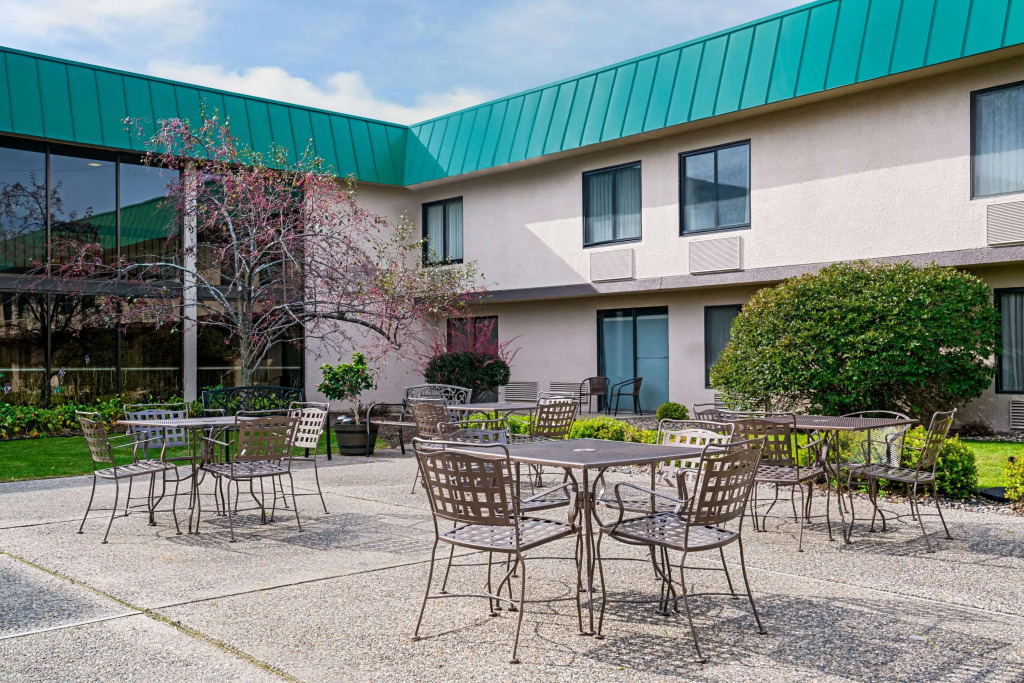 Ramada by Wyndham Plymouth Hotel & Conference Center