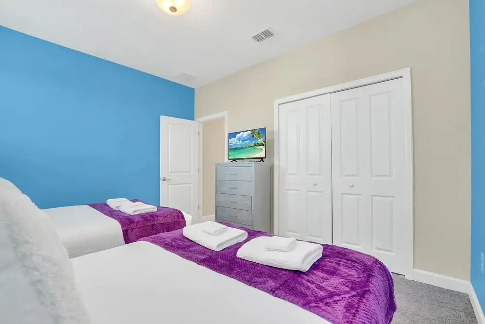 Minions, Star Wars & Frozen Rooms! With Game Room