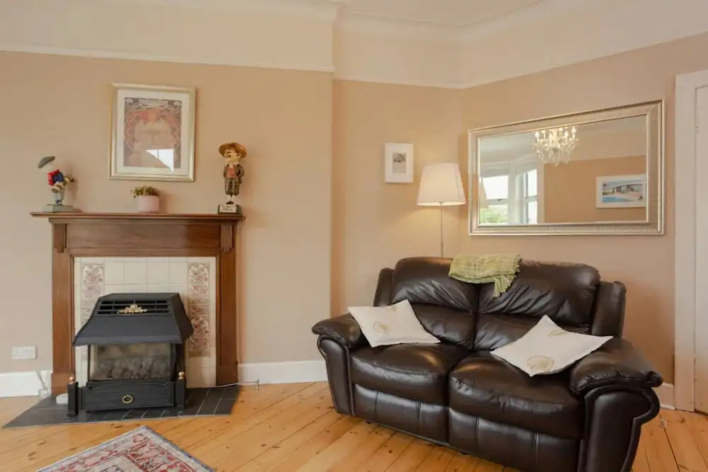 Modern Trinity Apartment In Good Location