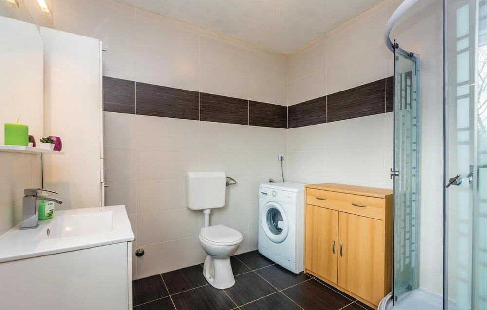 Awesome Home in Kras With Wifi and 2 Bedrooms