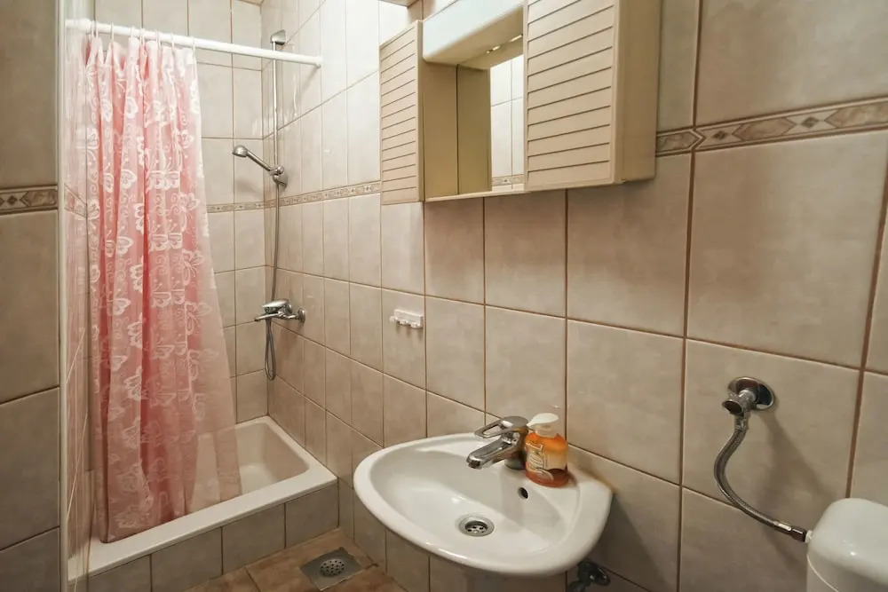 Studio Apartments Teuta & Agron