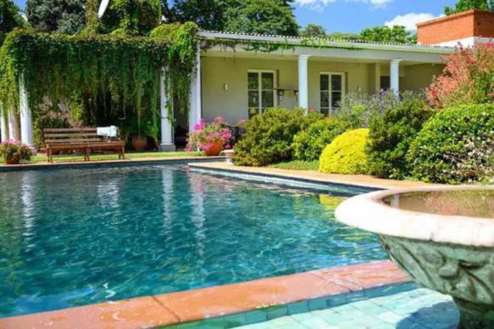Chic Studio Nestled in Lovely Garden and Pool-2254