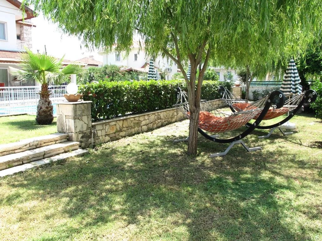 Crescent Villa