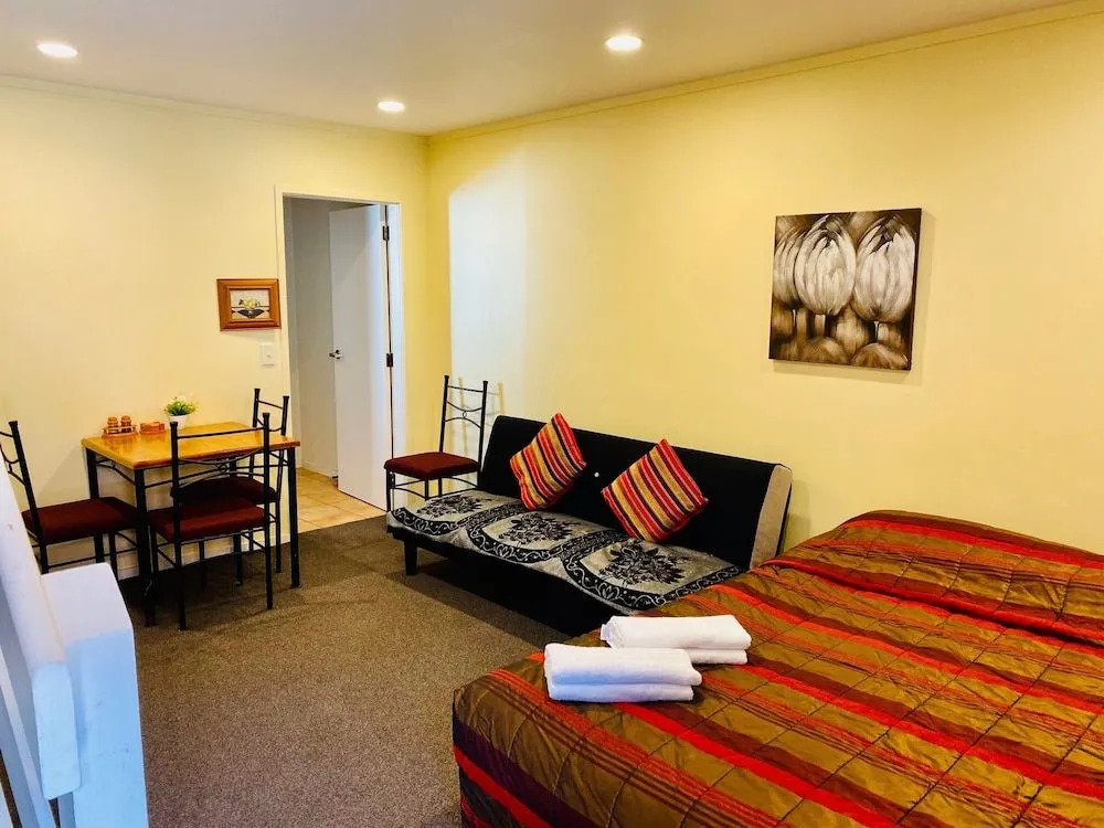Baden Lodge Motel - PRIVATE SPA Bath