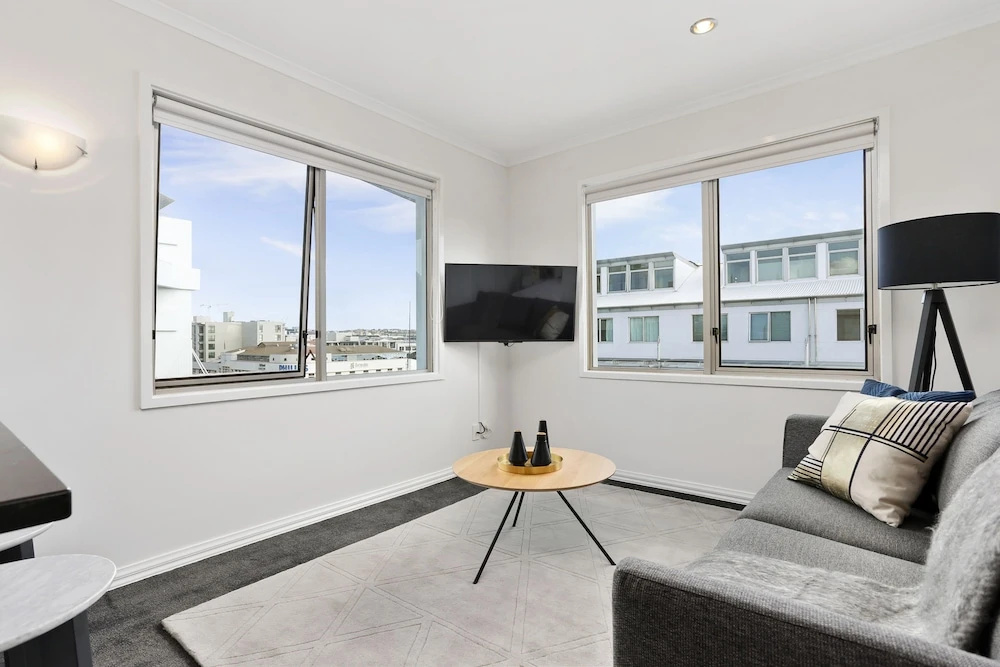 Newly Refurnished Stylish One Bedroom
