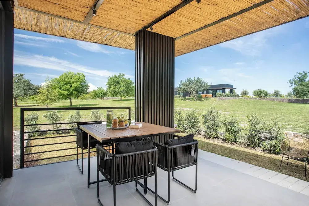 Scorzamara Country Lodges - Retreats with Private Pool or Jacuzzi