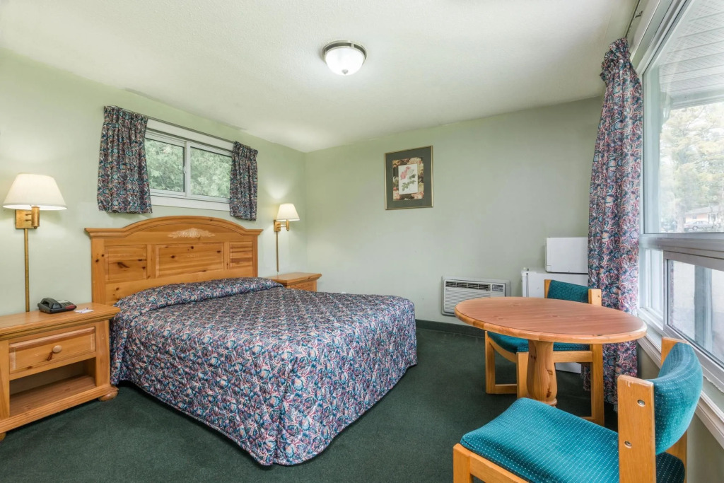 Knights Inn Bracebridge
