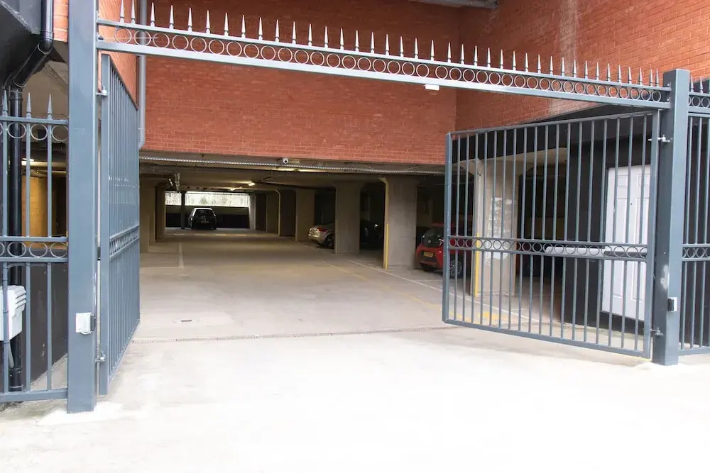 Livestay-modern 2 Bed Apartment Close to Heathrow
