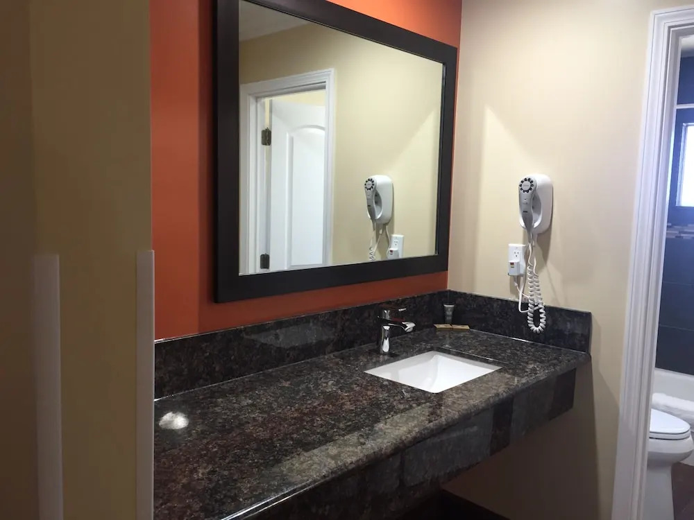 Convention Center Inn & Suites