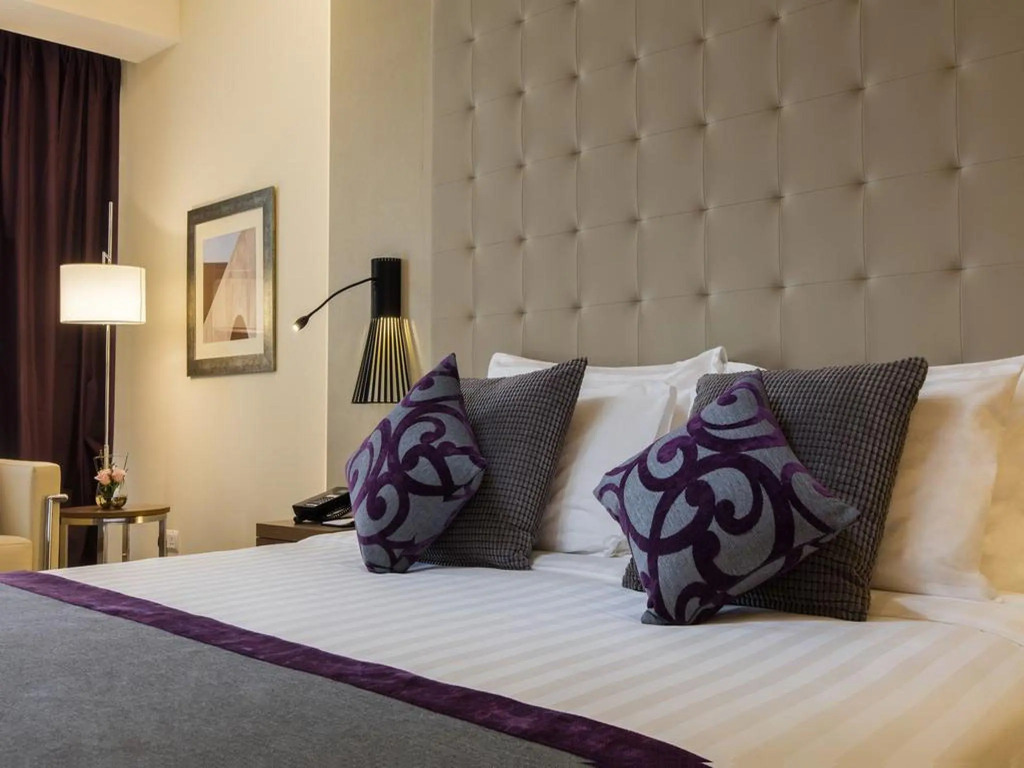 Somewhere Bliss Hotel