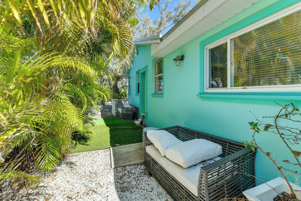 'vintage Mermaid Cottage' 4 Mi to Siesta Key Beach