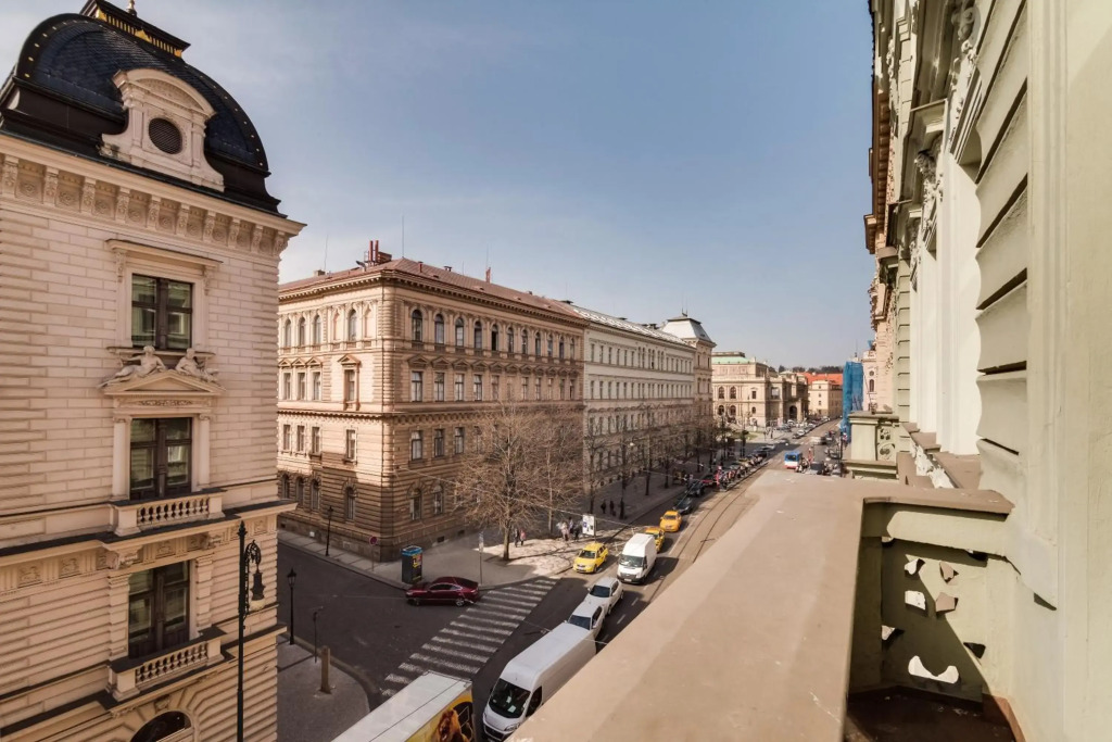 Charles Bridge - 3 bedroom Apartment - Old Town