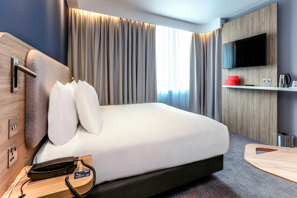 Holiday Inn Express Bicester by IHG