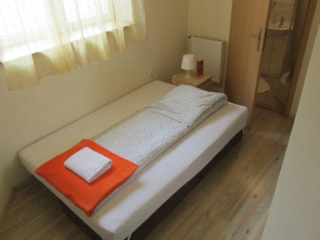 EURO-ROOM