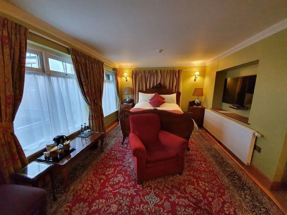 Lynnfield Hotel