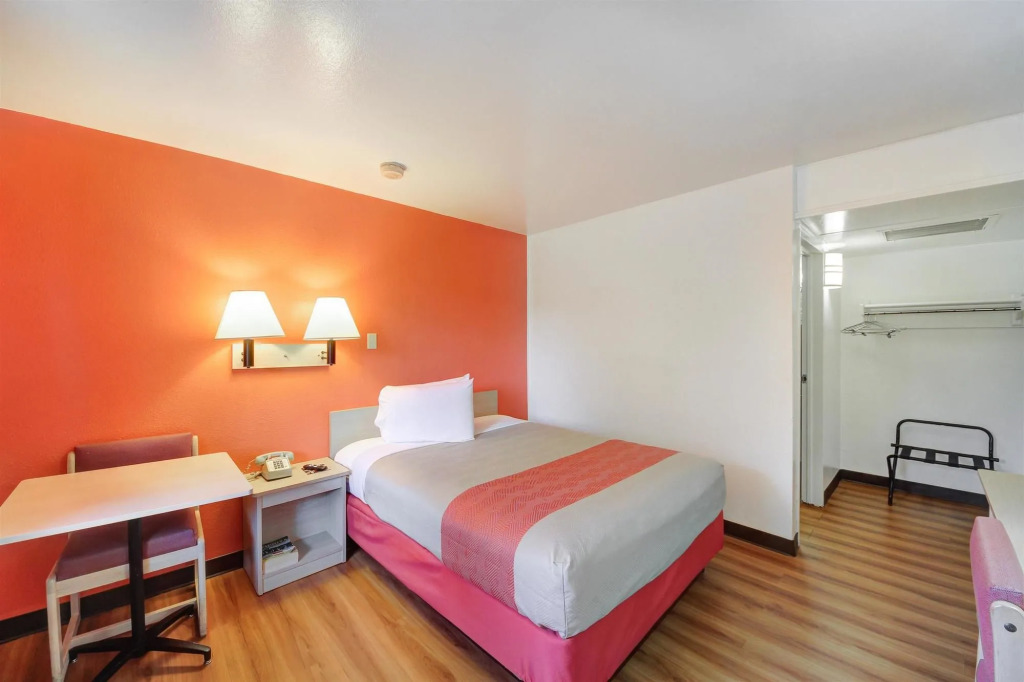 Motel 6-Wichita, KS - AIRPORT