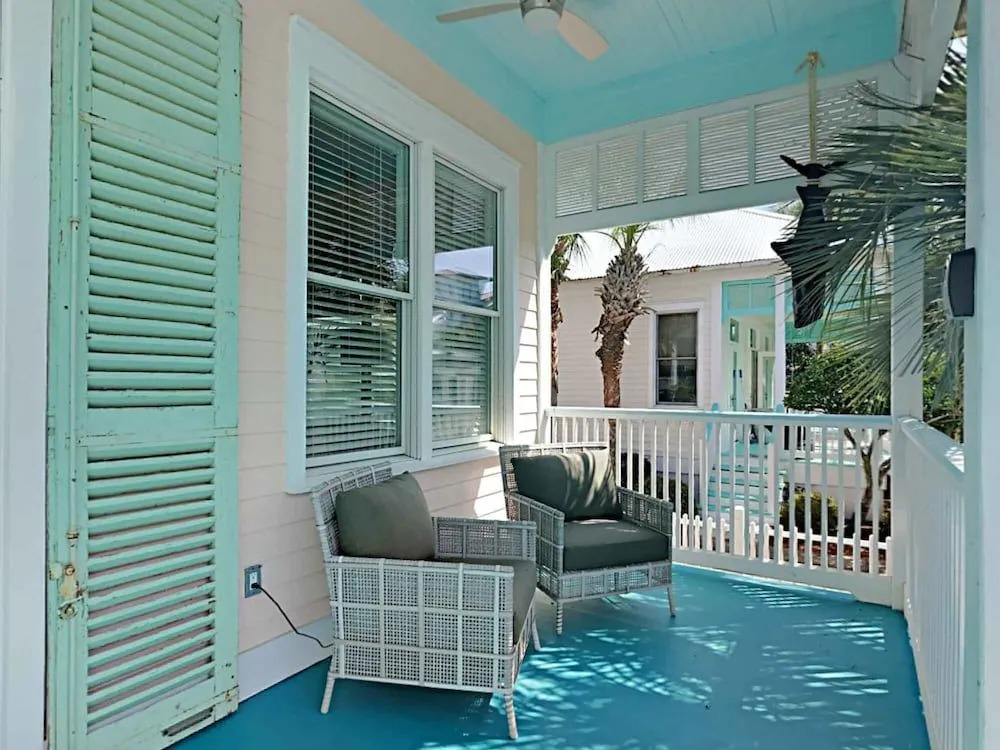 A Garden Cottage by Southern Vacation Rentals
