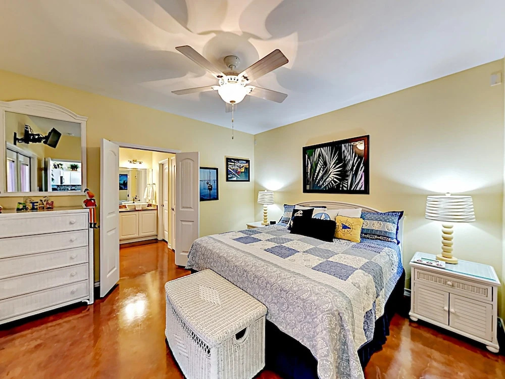 Sail Away Coastal Port Aransas Condo by RedAwning